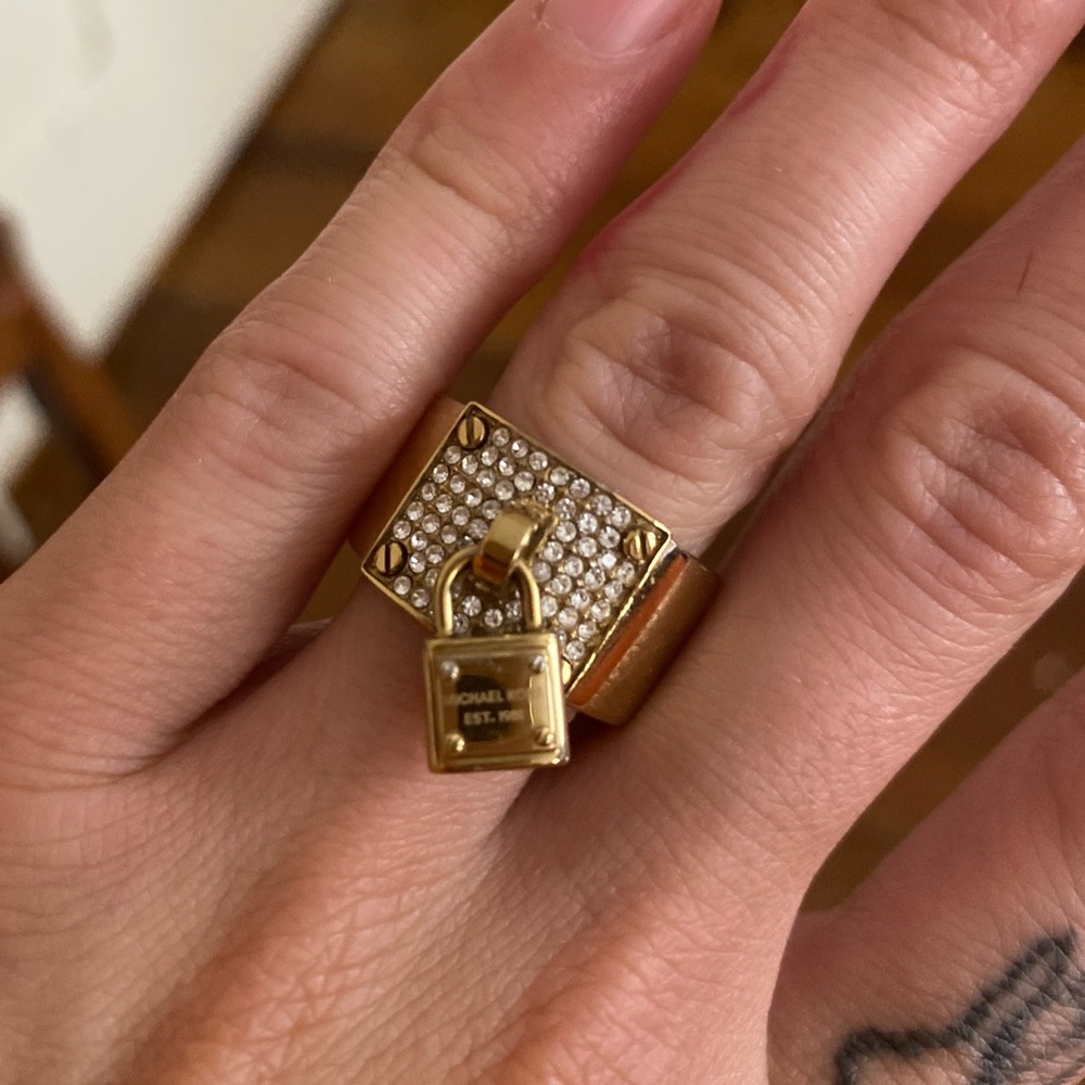 Michael kors padlock chunky fashion ring